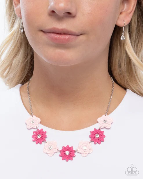 Paparazzi Frenetic Florals Pink