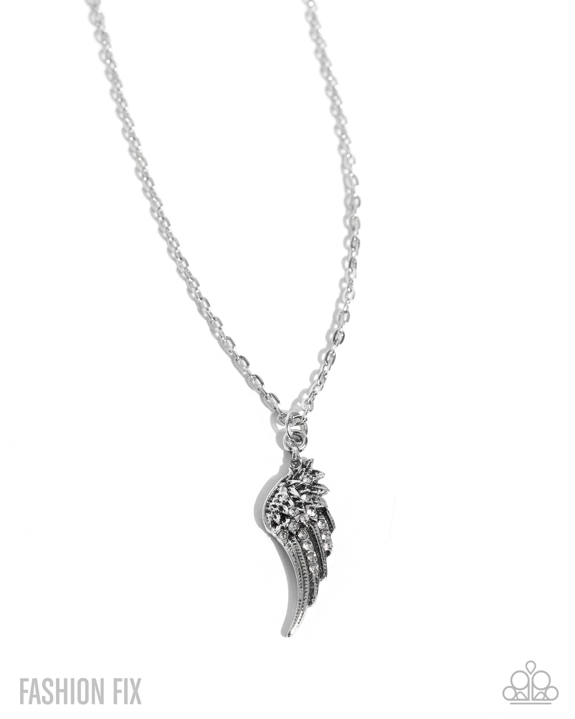 Paparazzi Notorious Nomad-White Necklace