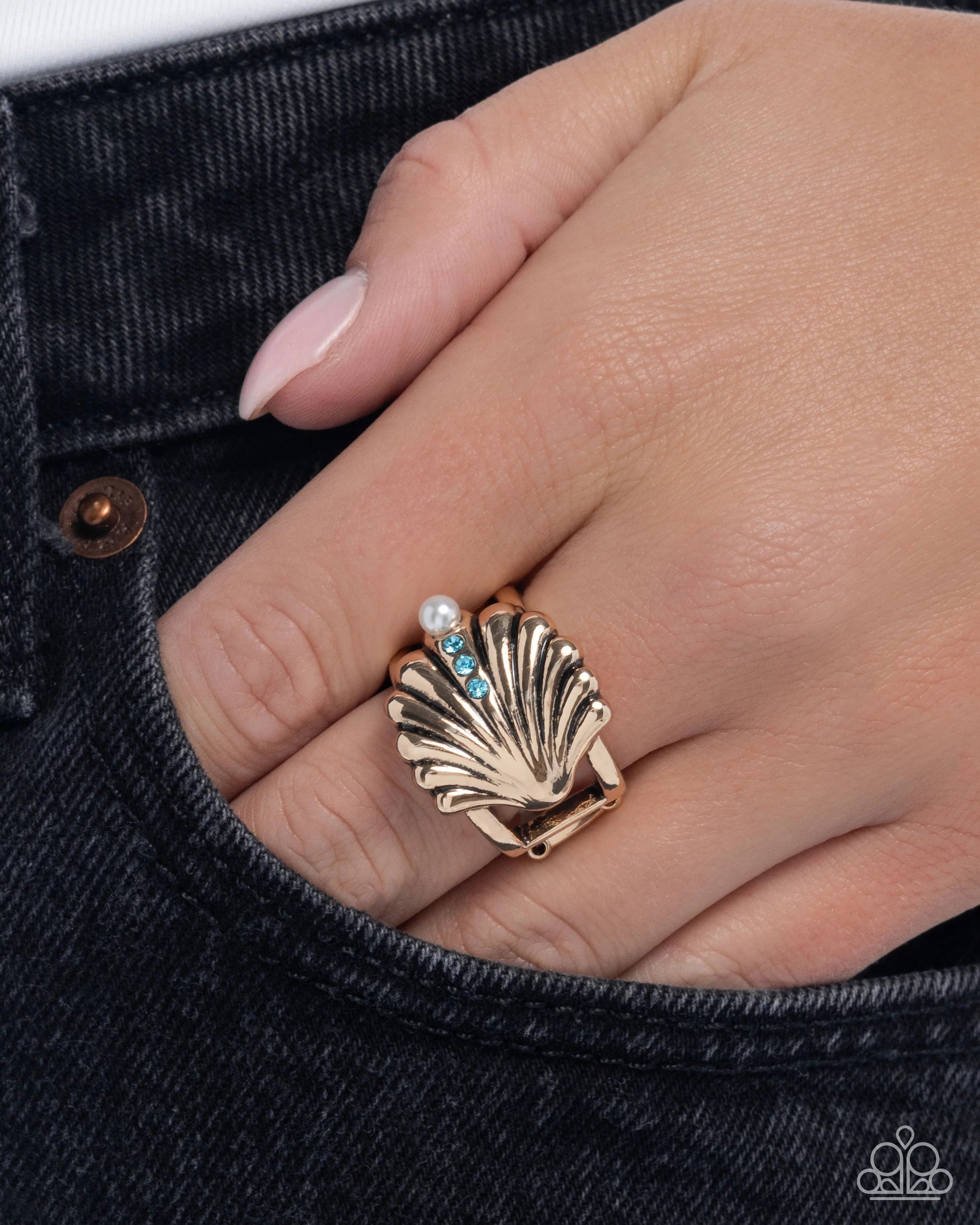 Paparazzi Seashell Side-Blue