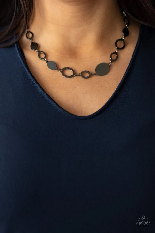 Paparazzi Working Oval Time Black