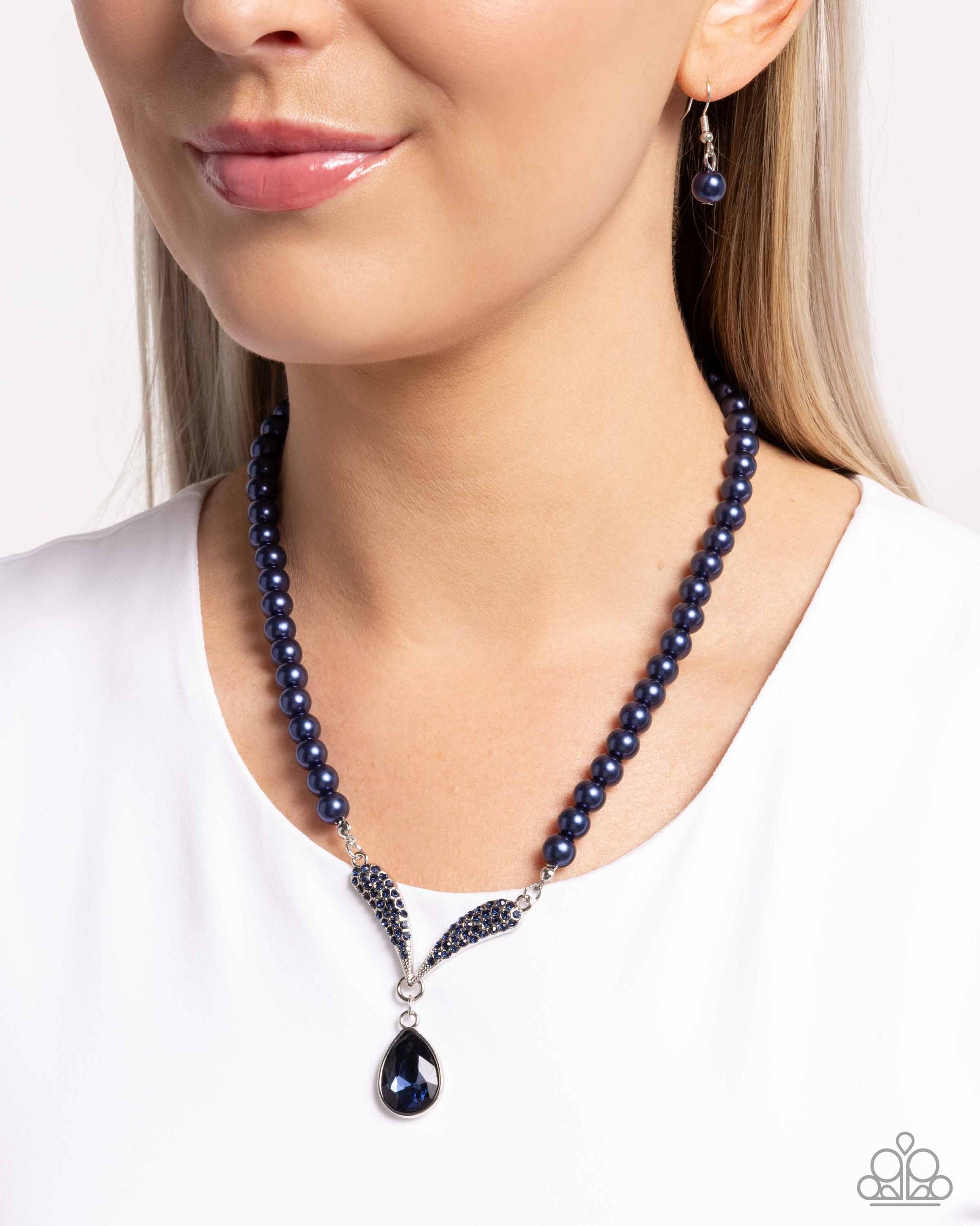 Paparazzi Avant Garde Adornment Blue