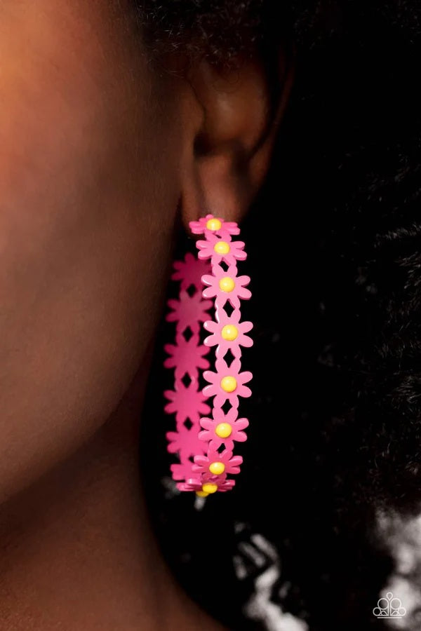 Paparazzi Daisy Disposition Pink