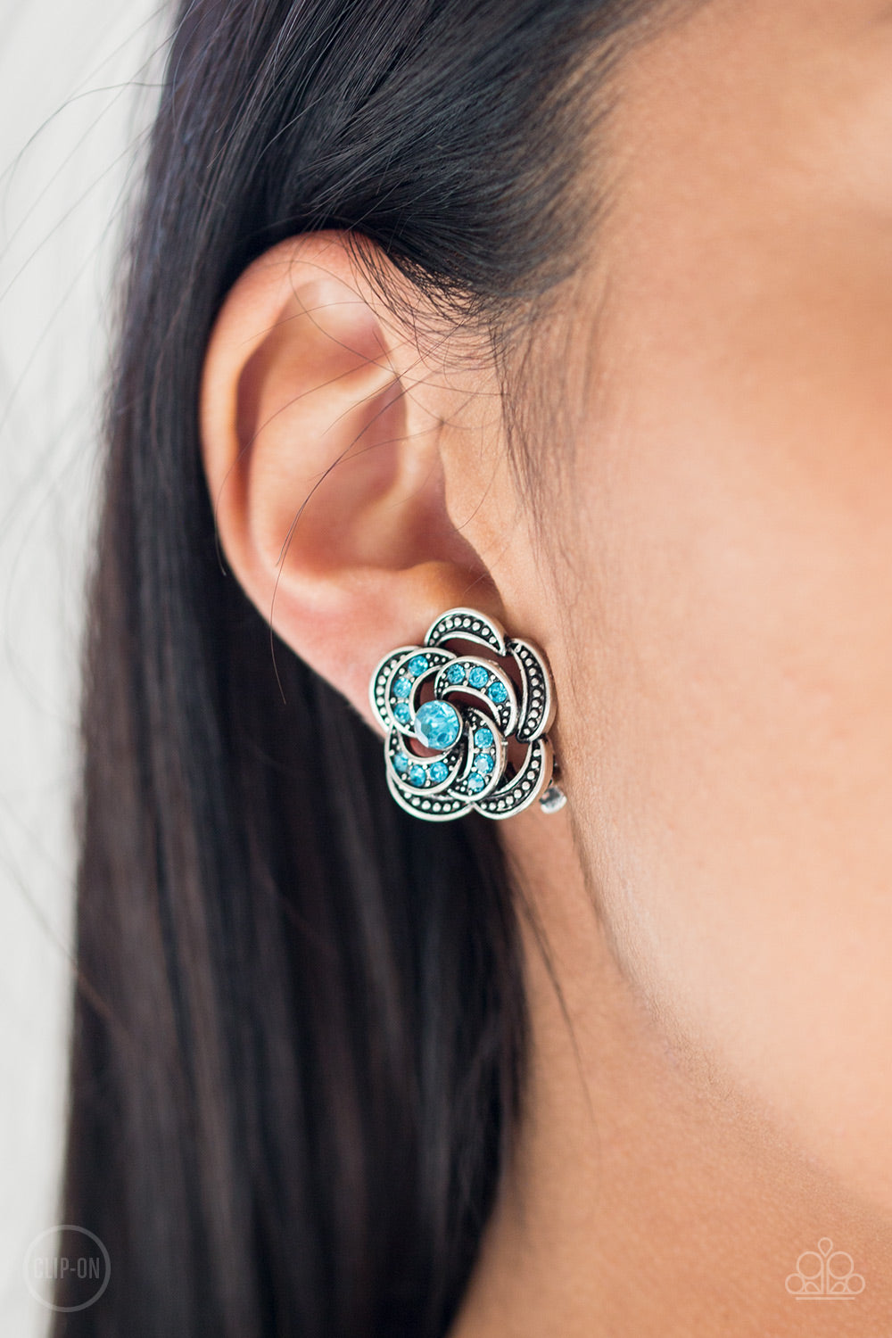 Paparazzi Garden Glitter Blue Clip On
