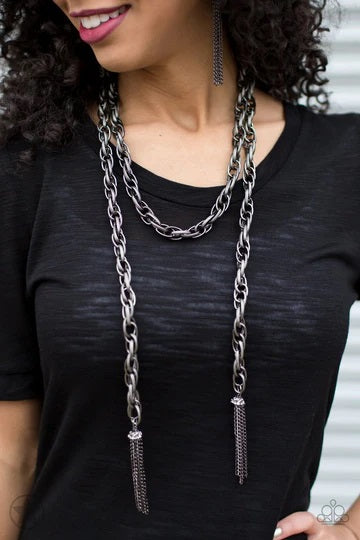 Paparazzi Scarfed for Attention Gunmetal